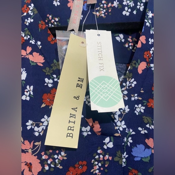 Brina & Em Lemmy Floral Print Blouse – Navy Blue - Picture 2 of 6